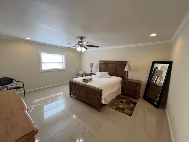 Building Photo - 9302 Pl