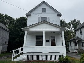 Building Photo - 365 Willis Ave