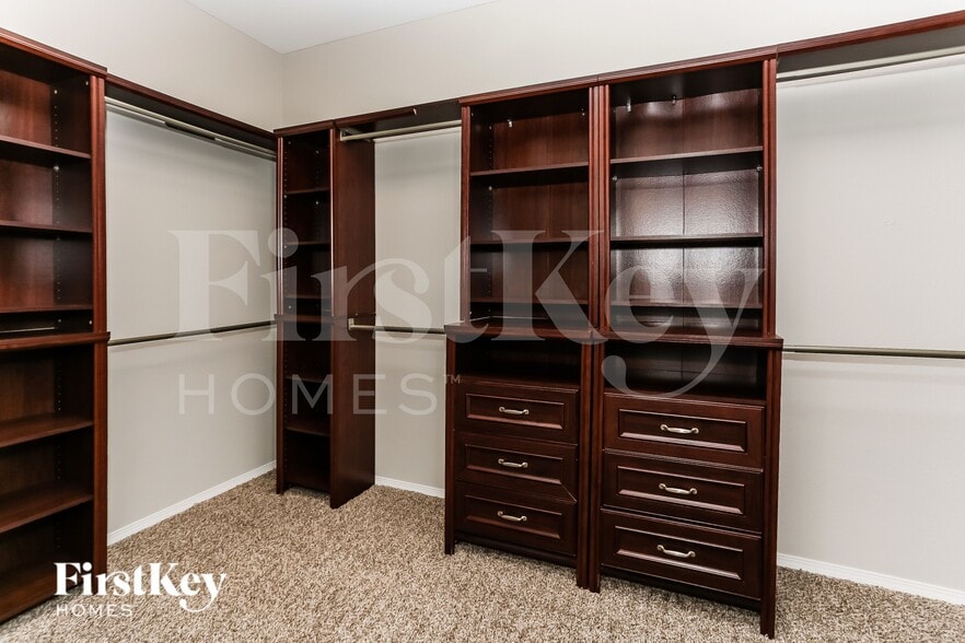 Building Photo - 10552 Mt Blackburn Ave