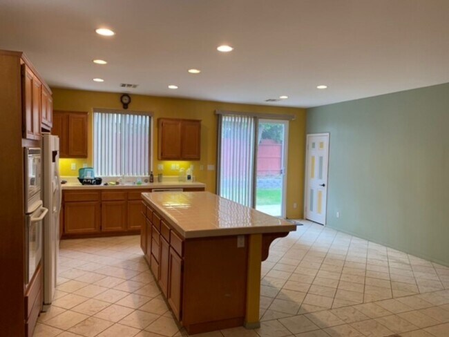 Building Photo - Beautiful Home near Pitts Ranch Park