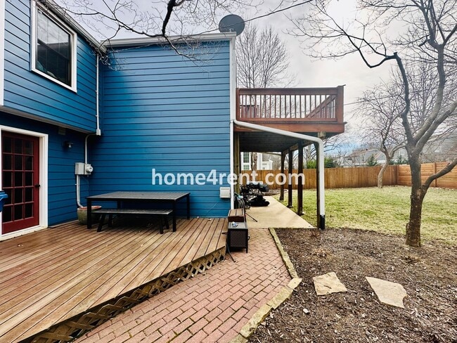 Building Photo - Charming, Prairie Village Home in a Quiet Neighborhood with Wood Floors and a Fenced Yard!