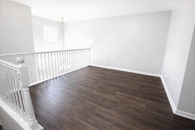 Building Photo - 318 Abington Woods Dr