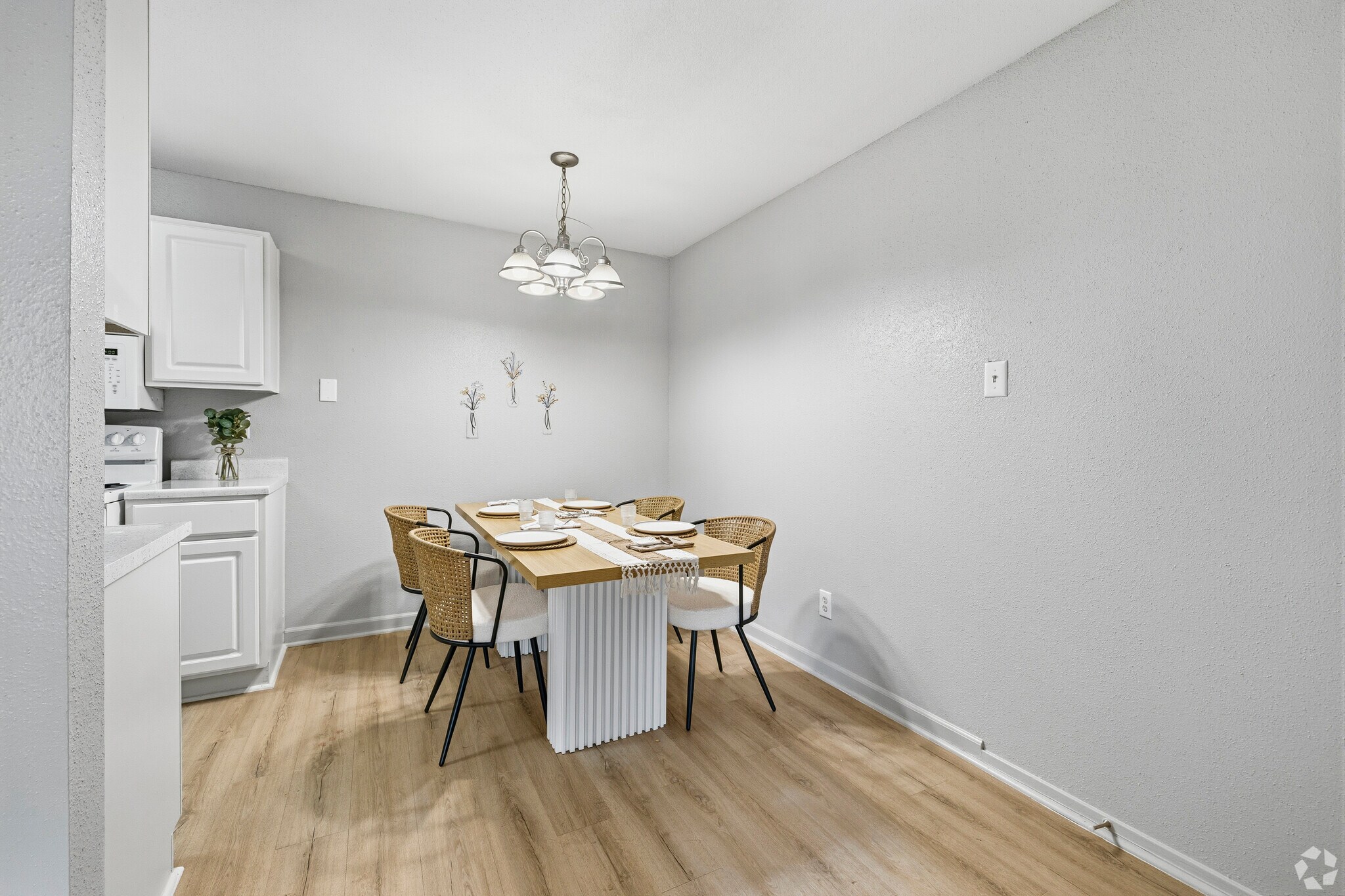 Building Photo - 1805 Aquarena Springs Dr