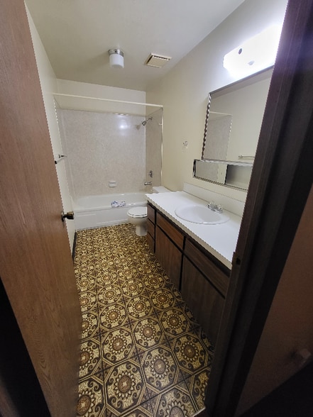 Building Photo - 679 Brookside Ct