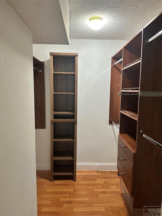 Building Photo - 401 SW 86th Ave