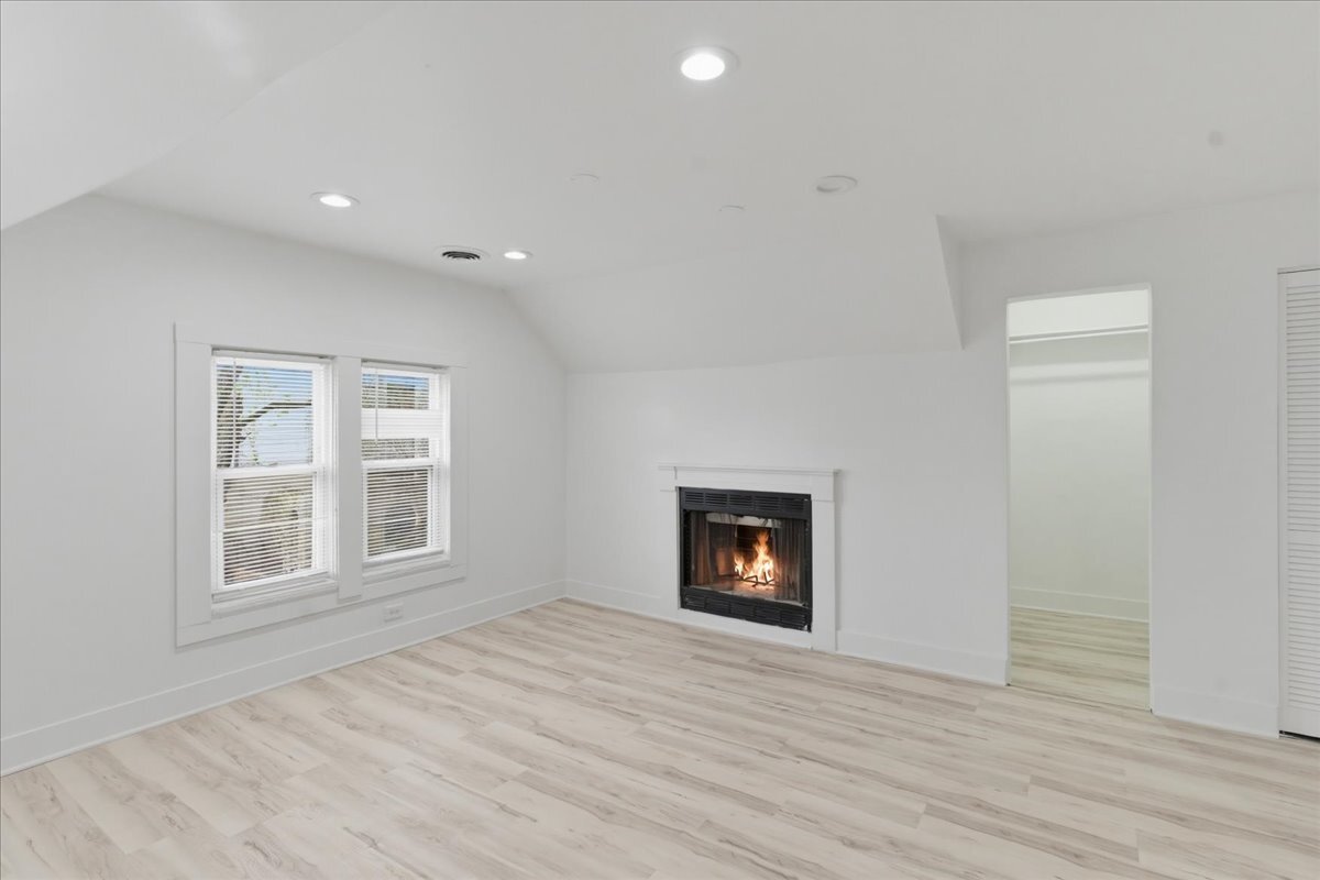 Building Photo - 2607 W Haddon Ave