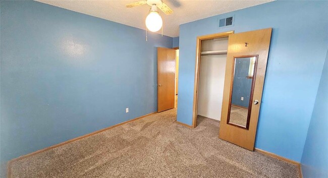 Building Photo - 1008 W Silver Meadow Dr