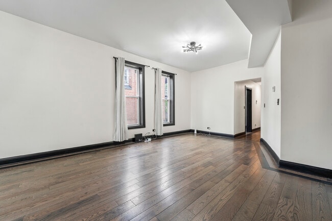 Building Photo - 614 N Troy St