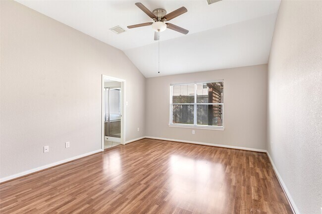 Building Photo - 20787 Oakhurst Park Dr