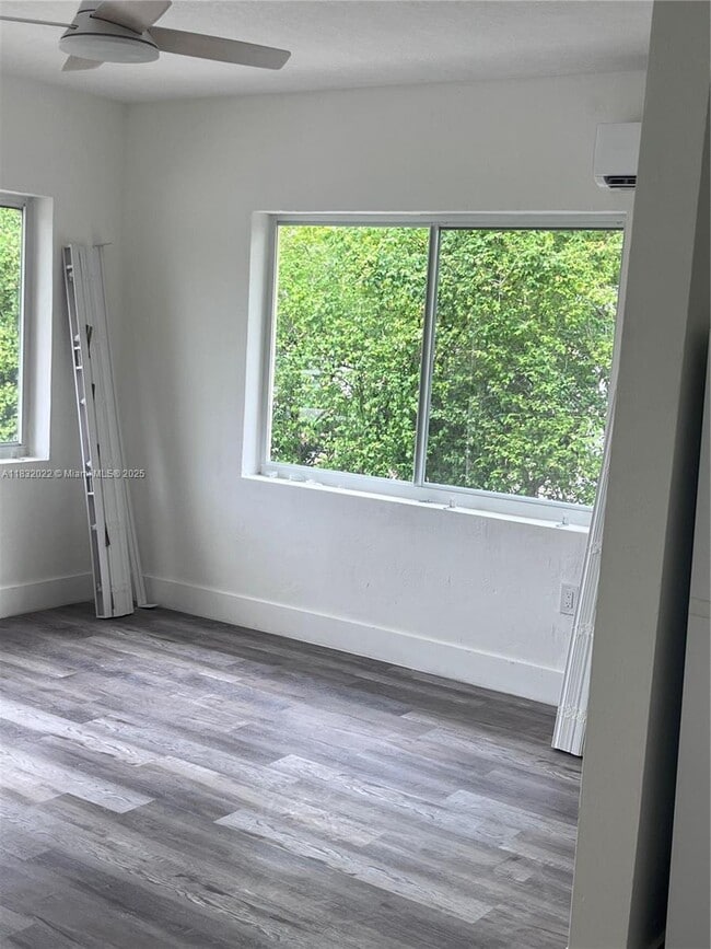 Building Photo - 250 NE 76th St
