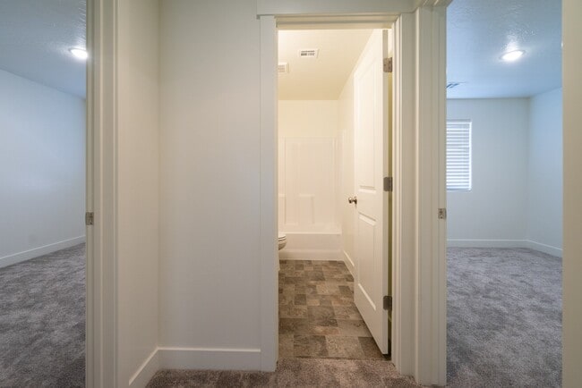 Building Photo - Modern 4-Bed Stand-Alone Home with Fenced Patio