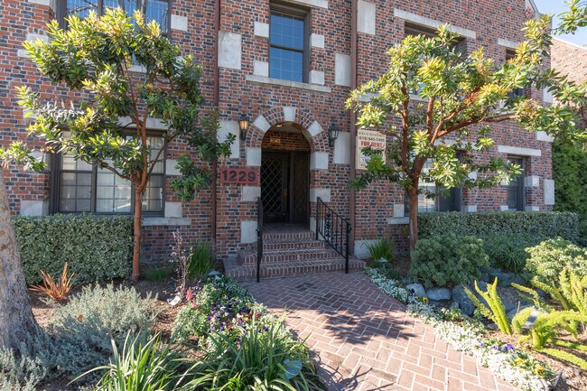 1227-1229 S Central Ave Glendale, CA - Citadel on Central