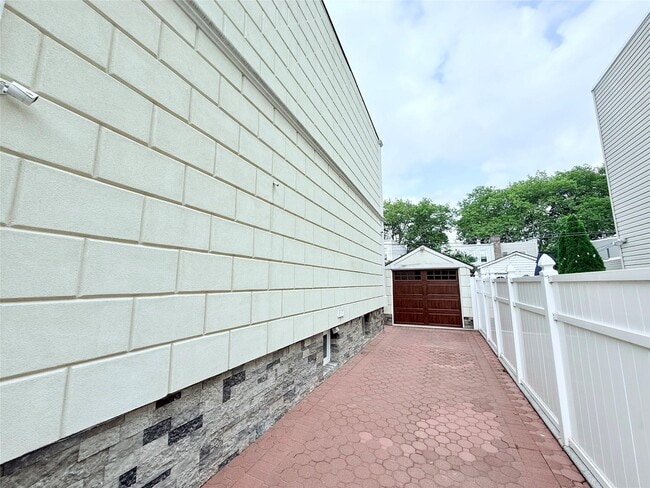 Building Photo - 7715 78th St
