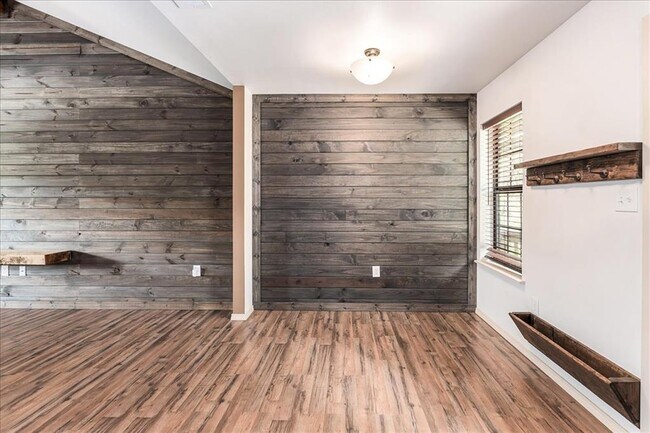 Building Photo - 408 Breezing Ln