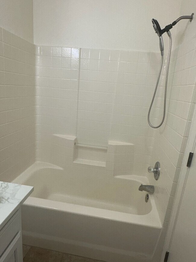 Building Photo - 2248 E La Vida Ave