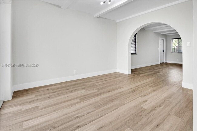 Building Photo - 1211 N Andrews Ave