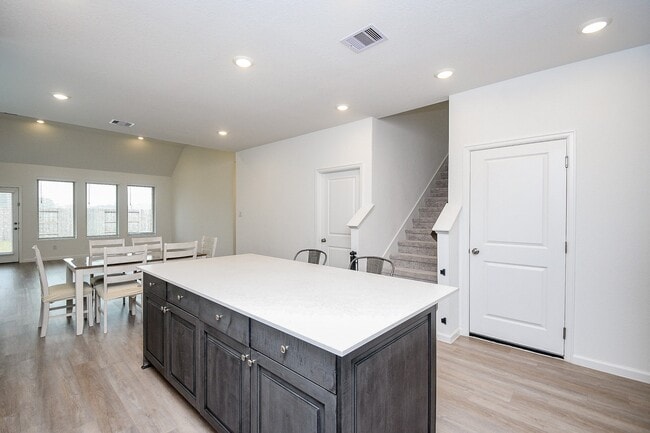 Building Photo - 28722 Mount Bonnell Dr