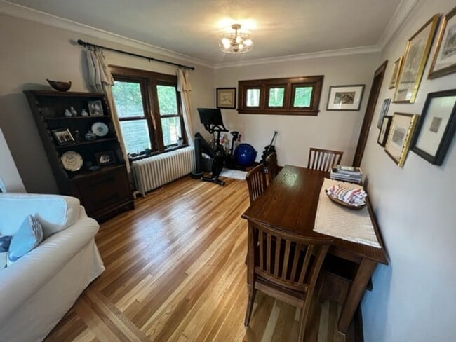 Building Photo - Duluth MN - 3 Bed - 1 1/4 bath