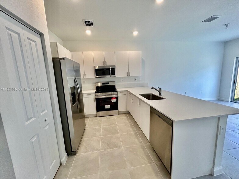 Building Photo - 29258 SW 162nd Ct