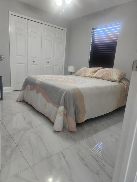 Building Photo - 5721 NW Alcazar Ter