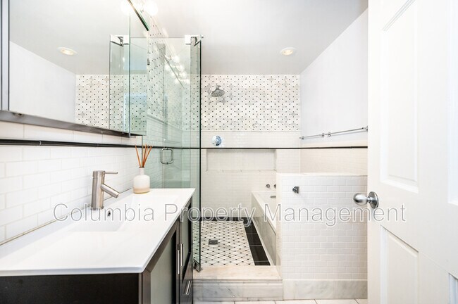 Building Photo - 1219 Q St NW