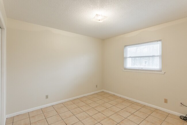 Building Photo - 3208 Joselin Ln