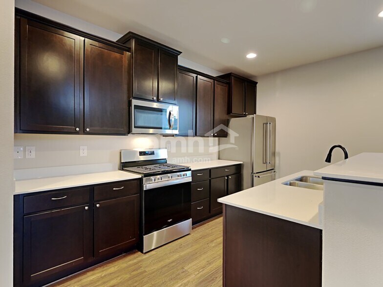 Building Photo - 306 Holdener Ln N