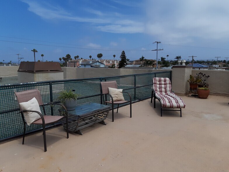 rooftop deck - 184 Date Ave