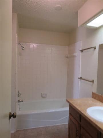 Building Photo - 1903 Spindletop Dr