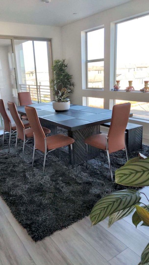Building Photo - Dublin Hyde Park Modern Living Single Level Condo 4 Bed / 2 Bath, Amenities, Close to 580