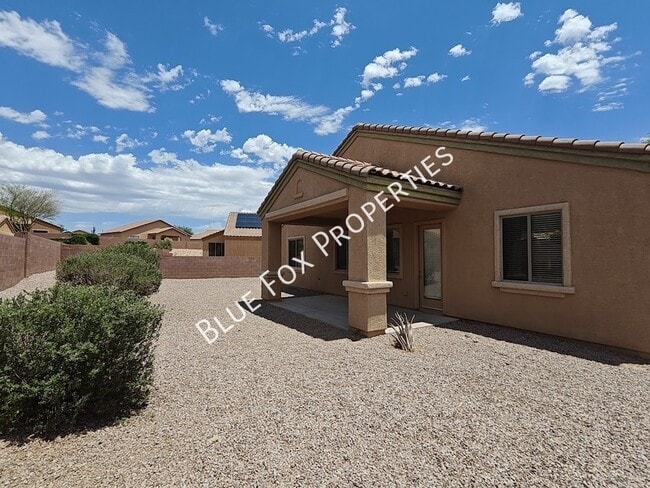 Building Photo - 324 N Oak Tree Canyon Loop
