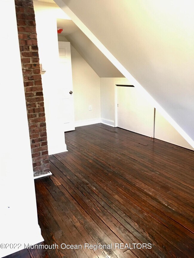Building Photo - 1107 Grand Ave