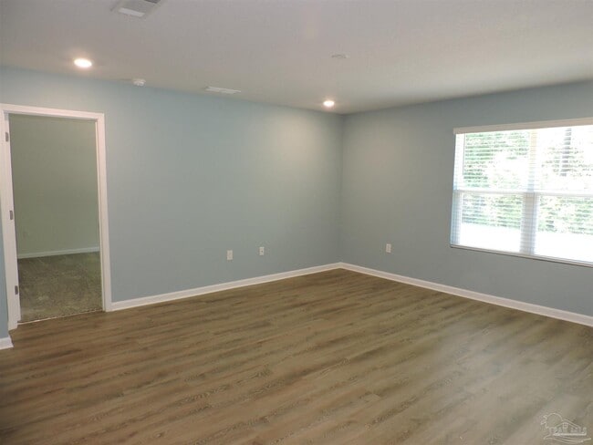 Building Photo - 5427 Peach Dr