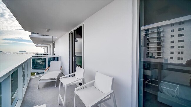 Building Photo - 2401 Collins Ave