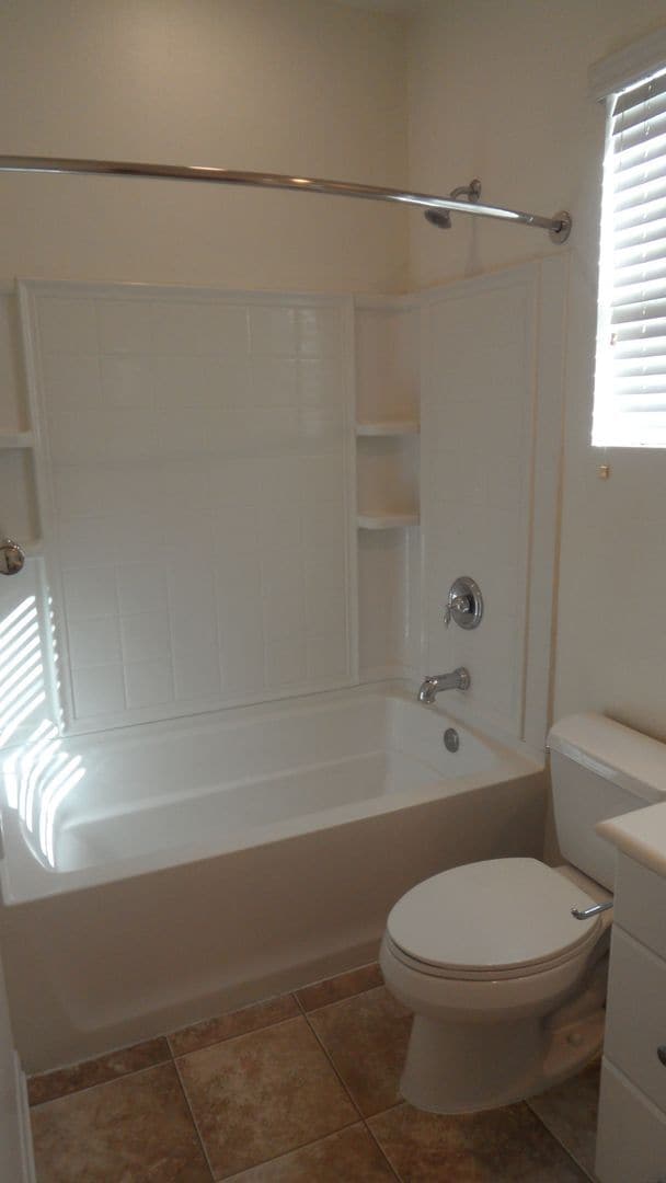 Building Photo - 3BR 2.5 BA 2 Story Home with 2 Car Garage