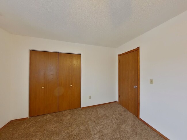 Building Photo - 3951 N Garland Cir