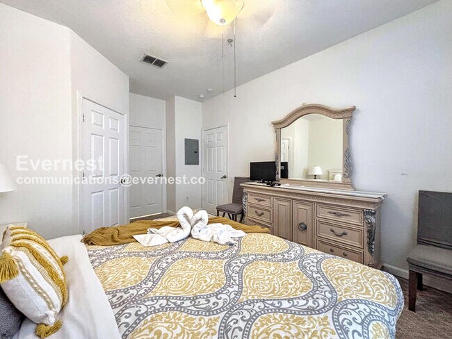 Building Photo - Modern 2-Bed Condo with Balcony / Furnished or Unfurnished / Pet Friendly / Available Now!