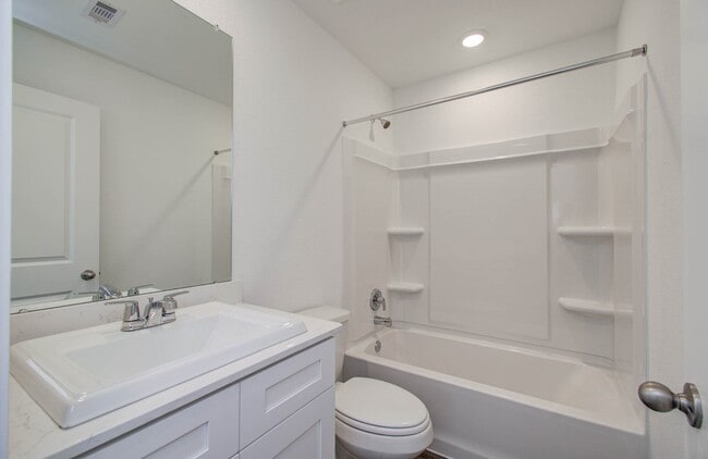 Building Photo - 3012 Dylan Skyland Dr
