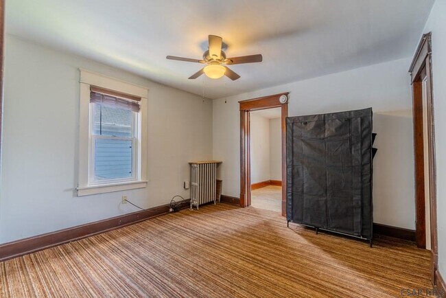 Building Photo - 222 Strayer St