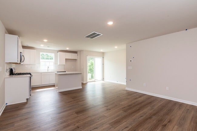 Building Photo - 717 McKissick Dr