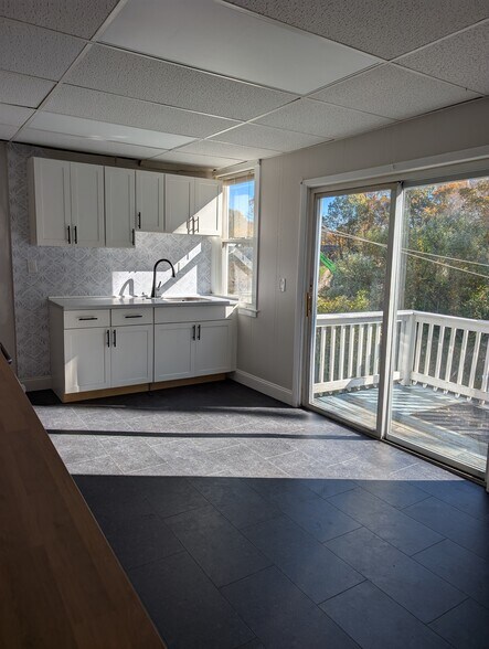 Primary Photo - 25 Noyes Ave