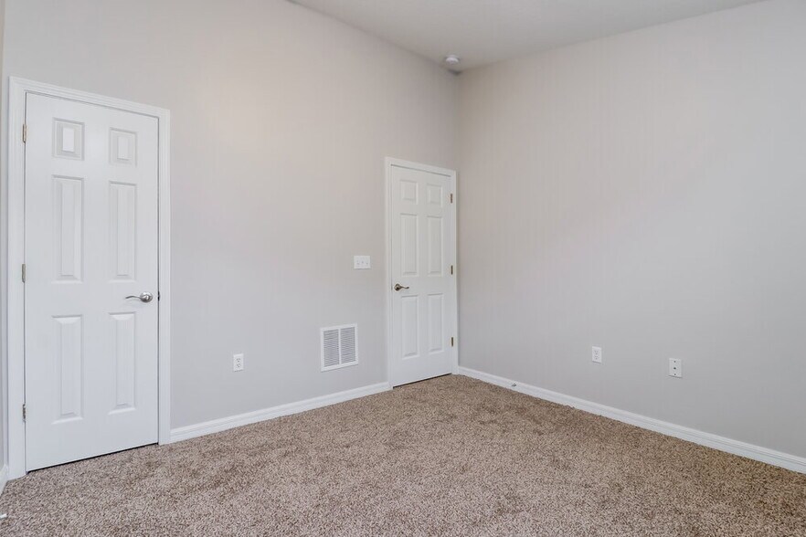 Building Photo - 27921 Pleasure Ride Loop
