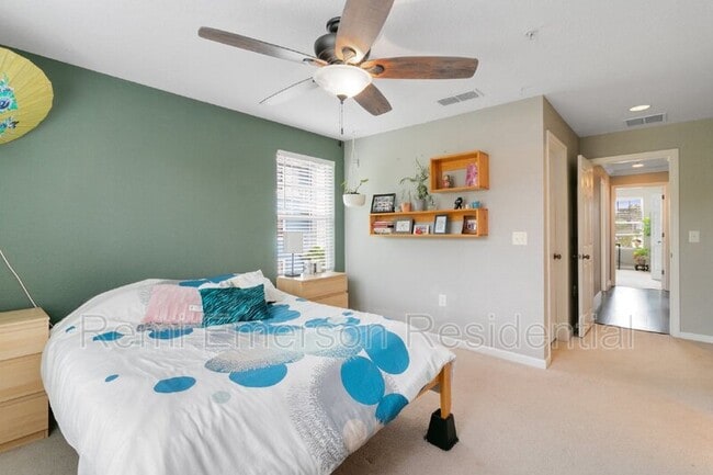 Building Photo - 5800 Lake Pointe Village Cir