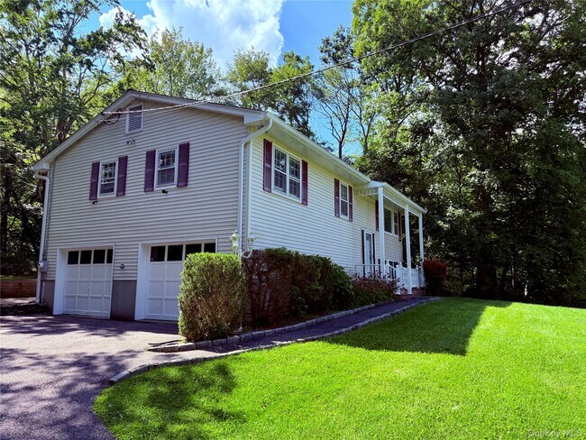 Building Photo - 15 Kentwood Dr