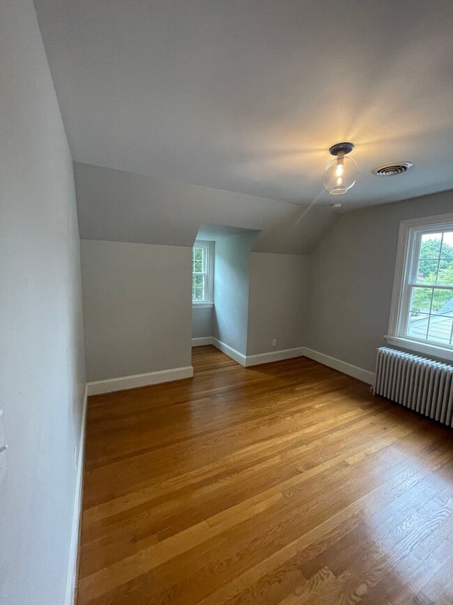 Building Photo - Charming Brick Cape in Colonial Place