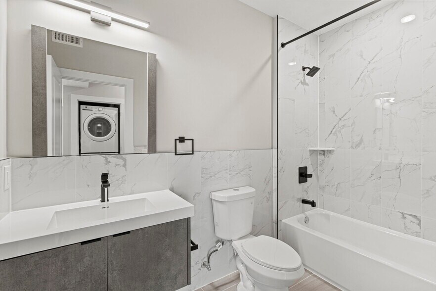 Building Photo - 2625 W Jefferson St