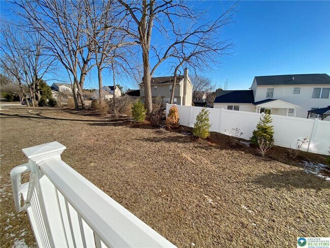Building Photo - 17 Timber Trl
