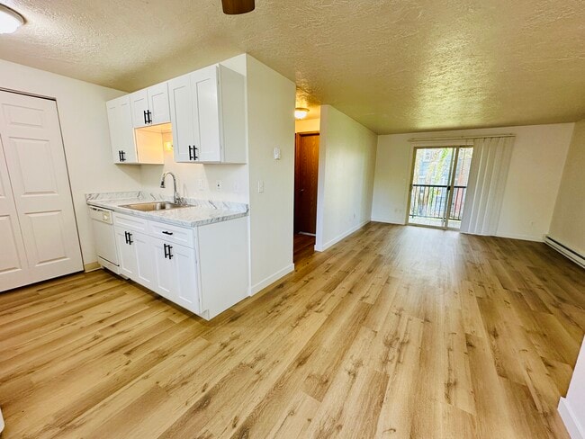 Building Photo - 3640 SW 114th Ave