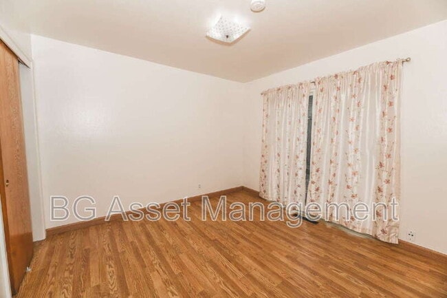 Building Photo - 1011 Manor Rd