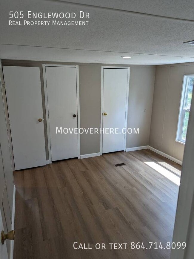 Building Photo - 505 Englewood Dr